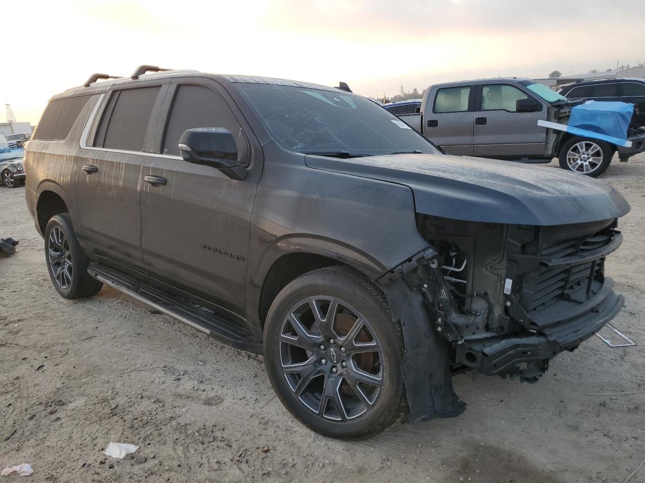 2023 Chevrolet Suburban VIN 1GNSCCKD1PR555635 Copart auction photo, front end / undercarriage damage thumbnail 4