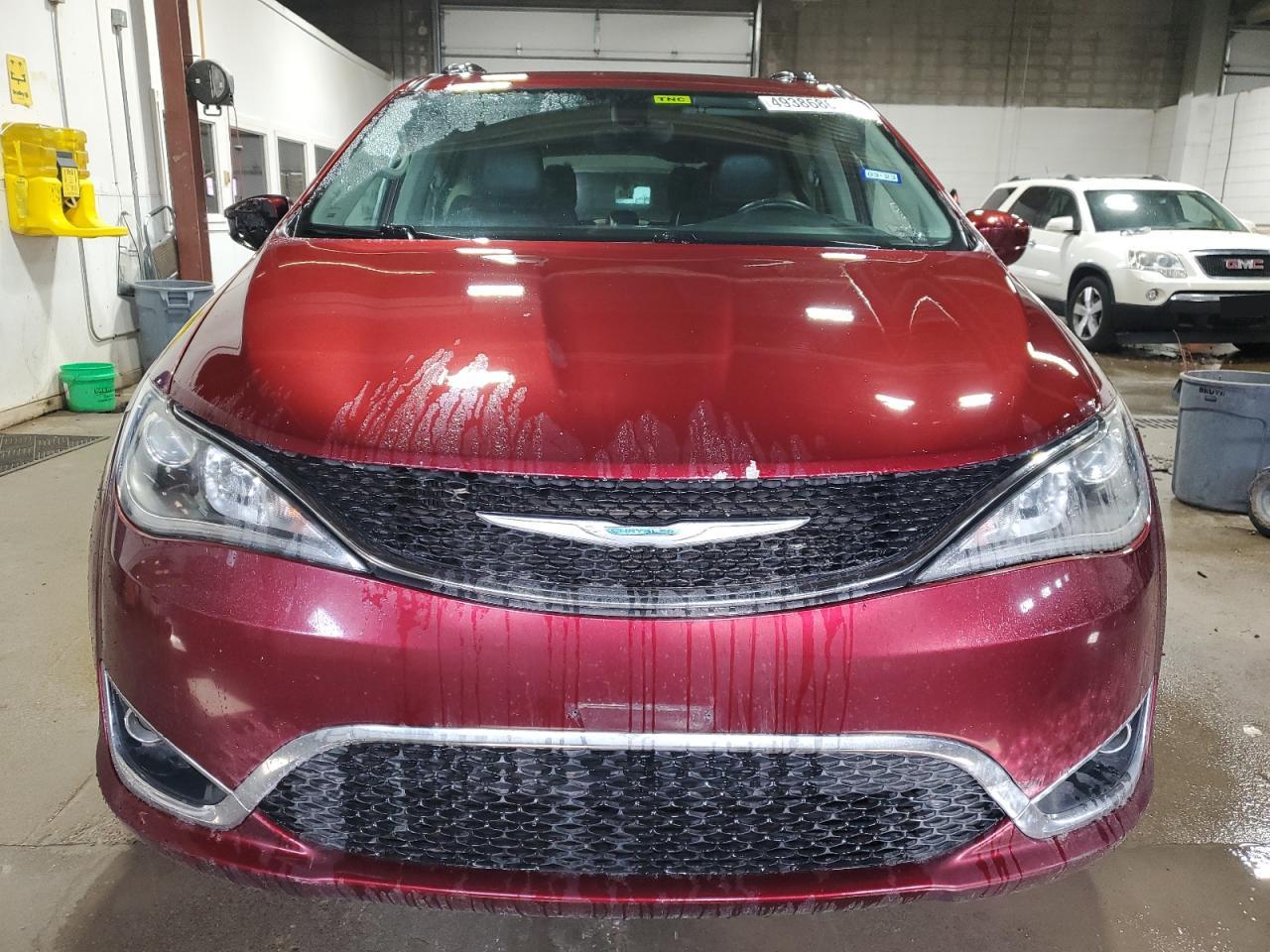 2017 Chrysler Pacifica VIN 2C4RC1BGXHR533991 Copart auction photo, minor dent/scratches damage thumbnail 5