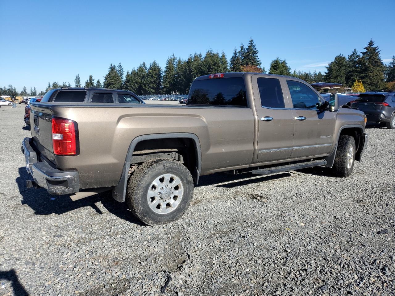 2015 GMC Sierra VIN 1GT523EG5FZ136135 Copart auction photo, front end / rear end damage thumbnail 3