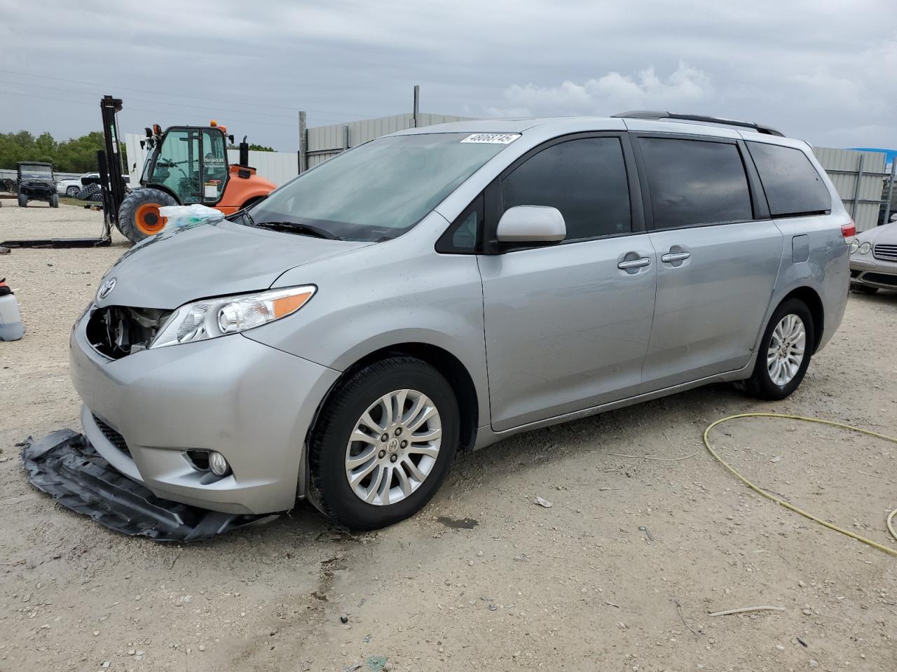 2011 Toyota Sienna VIN 5TDYK3DC1BS048013