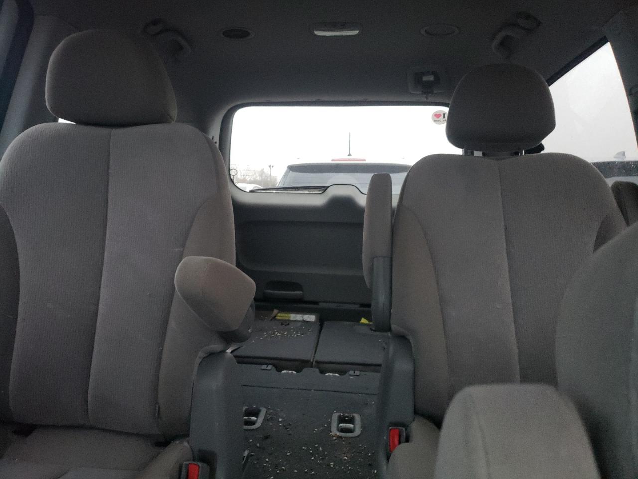 2011 KIA Sedona VIN KNDMG4C78B6365460 Copart auction photo, front end / minor dent/scratches damage thumbnail 10