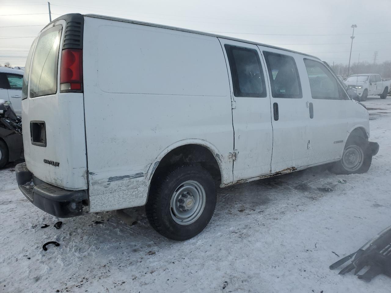 1998 Chevrolet Express VIN 1GCGG25R3W1029041 Copart auction photo, front end / side damage thumbnail 3