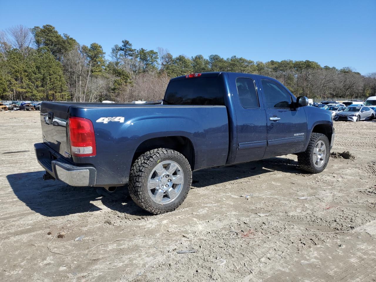 2010 GMC Sierra VIN 1GTSKVE37AZ205699 Copart auction photo, rear end / side damage thumbnail 3