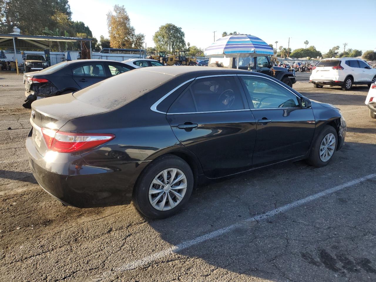 2017 Toyota Camry VIN 4T1BF1FK7HU420523 Copart auction photo, front end damage thumbnail 3