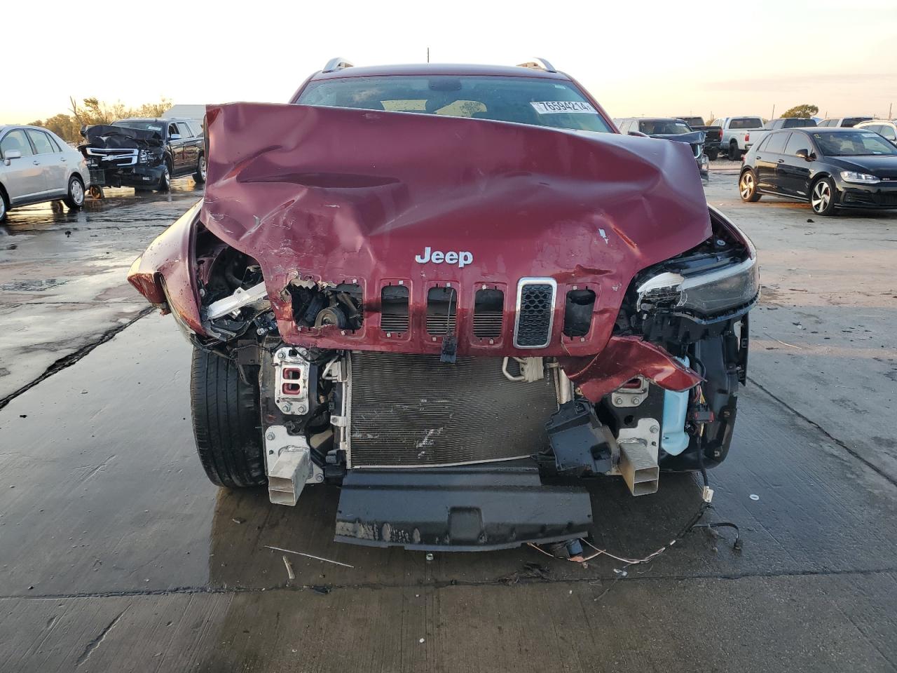 2019 Jeep Grand Cherokee VIN 1C4PJLLB6KD301538 Copart auction photo, front end damage thumbnail 5