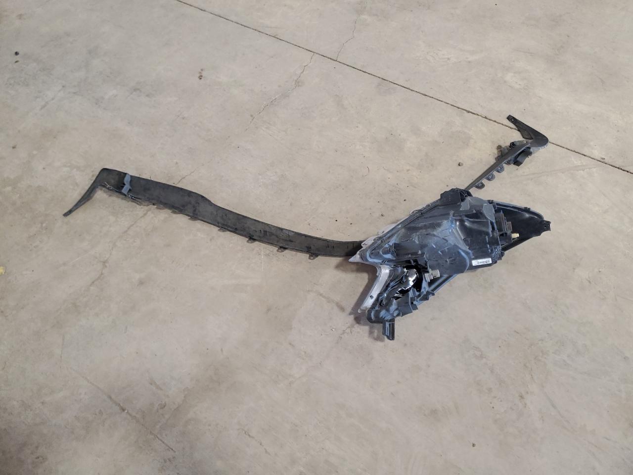2016 Nissan Versa VIN 3N1CE2CPXGL385702 Copart auction photo, front end damage thumbnail 12