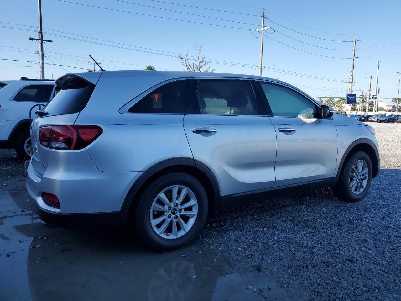 2019 KIA Sorento VIN 5XYPG4A30KG453588 Copart auction photo, side damage thumbnail 3