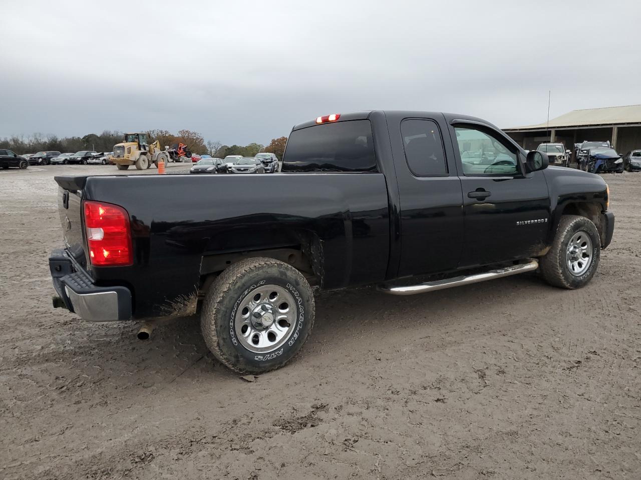 2007 Chevrolet Silverado VIN 2GCEC19C671575816 Copart auction photo, side / minor dent/scratches damage thumbnail 3