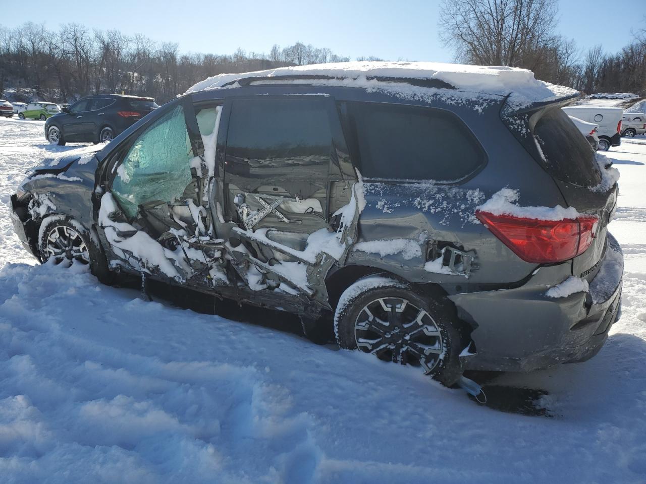 2019 Nissan Pathfinder VIN 5N1DR2MM8KC628028 Copart auction photo, all over / side damage thumbnail 2
