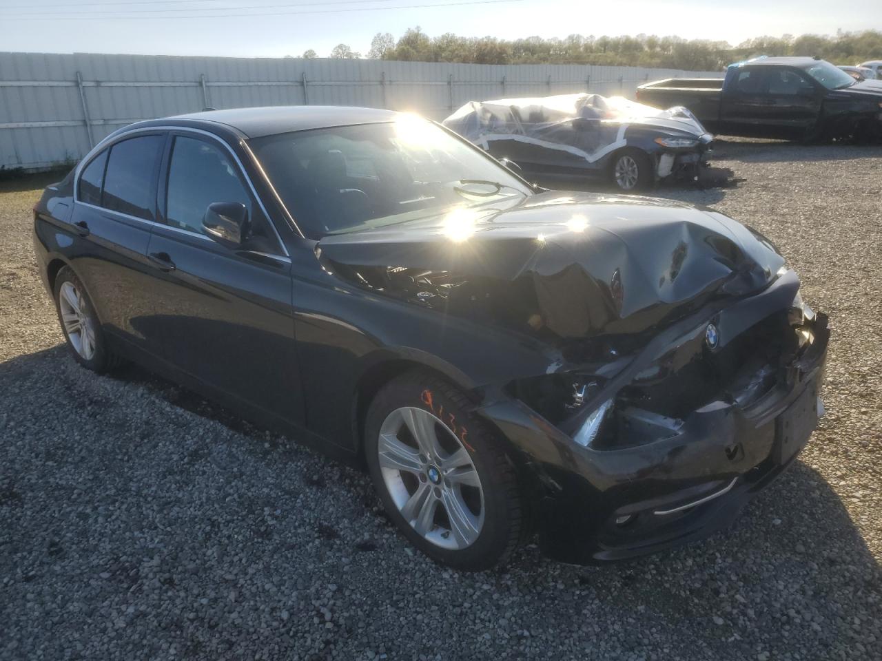 2017 BMW 3er VIN WBA8B9G59HNU49515 Copart auction photo, front end damage thumbnail 4