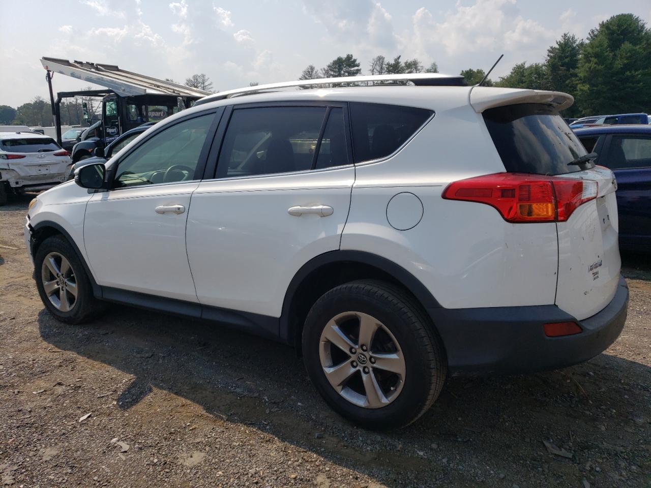 2015 Toyota RAV 4 VIN JTMRFREV7FJ038455 Copart auction photo, front end / mechanical damage thumbnail 2