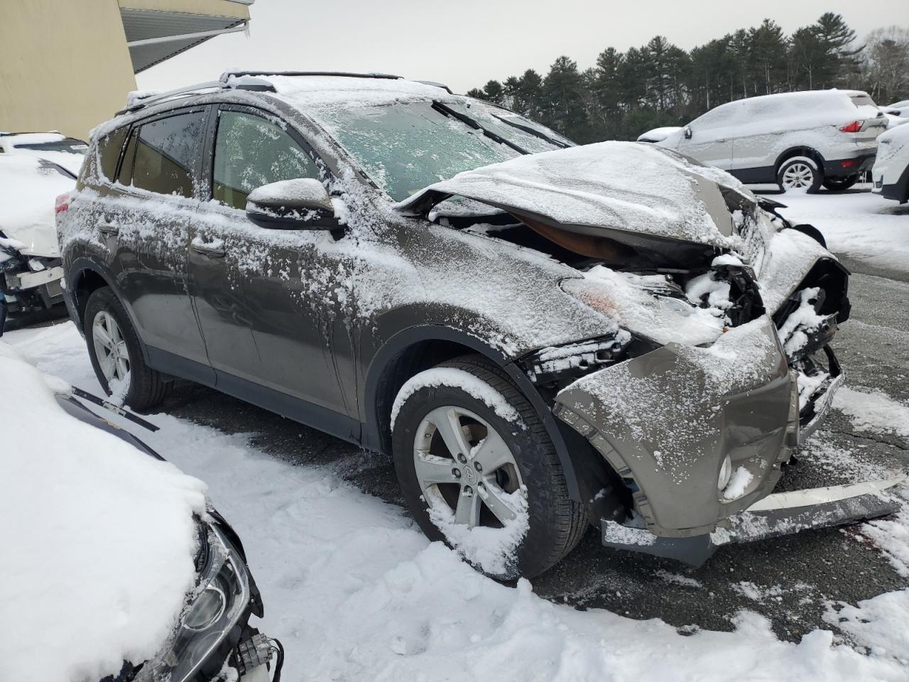 2014 Toyota RAV 4 VIN JTMRFREV6ED093072 Copart auction photo, front end / minor dent/scratches damage thumbnail 4