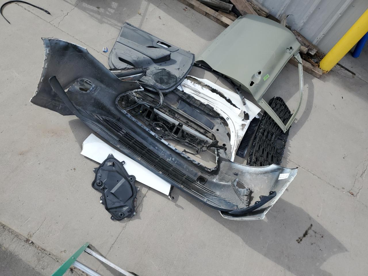 2020 Toyota Highlander VIN 5TDGZRBH2LS052338 Copart auction photo, side / front end damage thumbnail 13