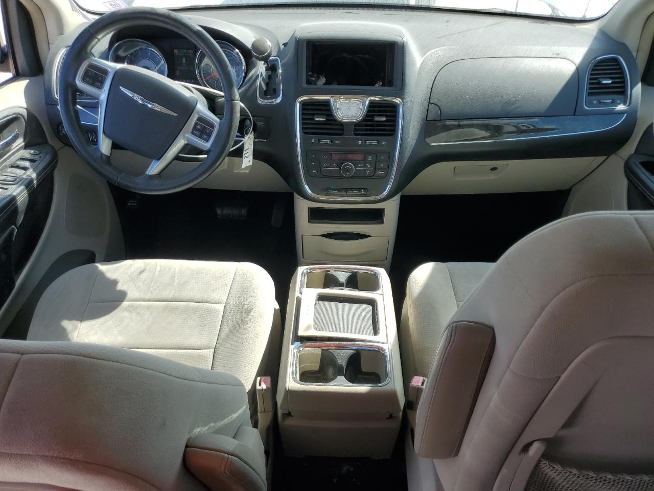 2011 Chrysler Town & Country VIN 2A4RR5DG6BR664968 Copart auction photo, front end damage thumbnail 8