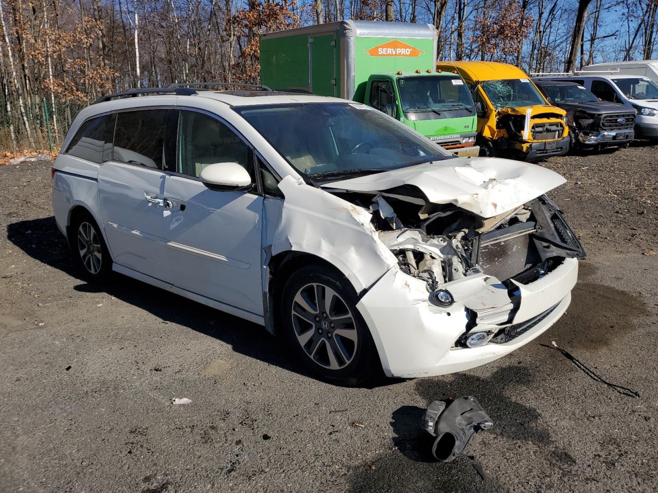 2015 Honda Odyssey VIN 5FNRL5H95FB001654 Copart auction photo, front end / side damage thumbnail 4