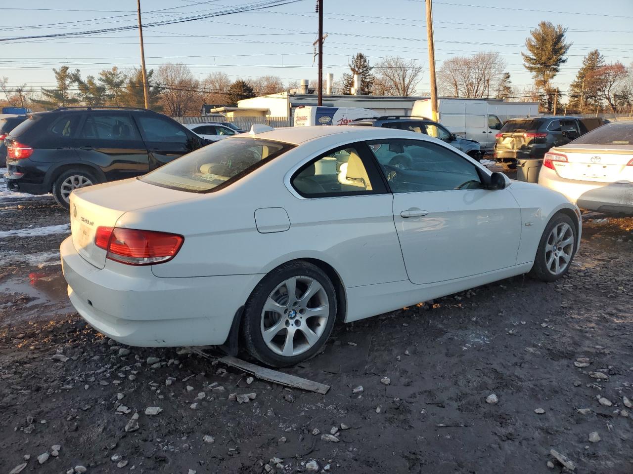2007 BMW 3er VIN WBAWC33517PD05230 Copart auction photo, rear end damage thumbnail 3