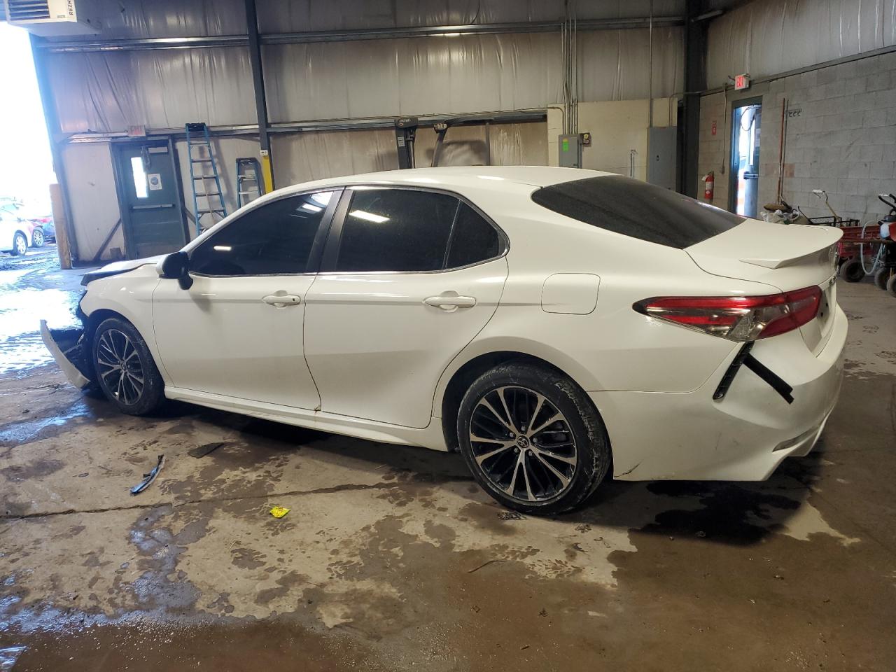 2018 Toyota Camry VIN JTNB11HK2J3022496 Copart auction photo, front end damage thumbnail 2
