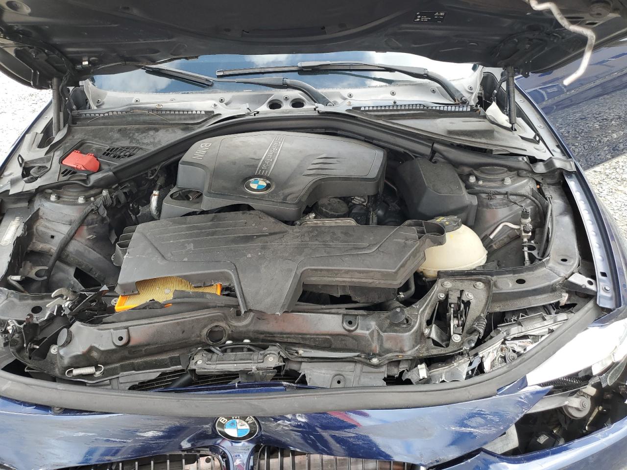2016 BMW 3er VIN WBA8E1G58GNT37666 Copart auction photo, front end damage thumbnail 12