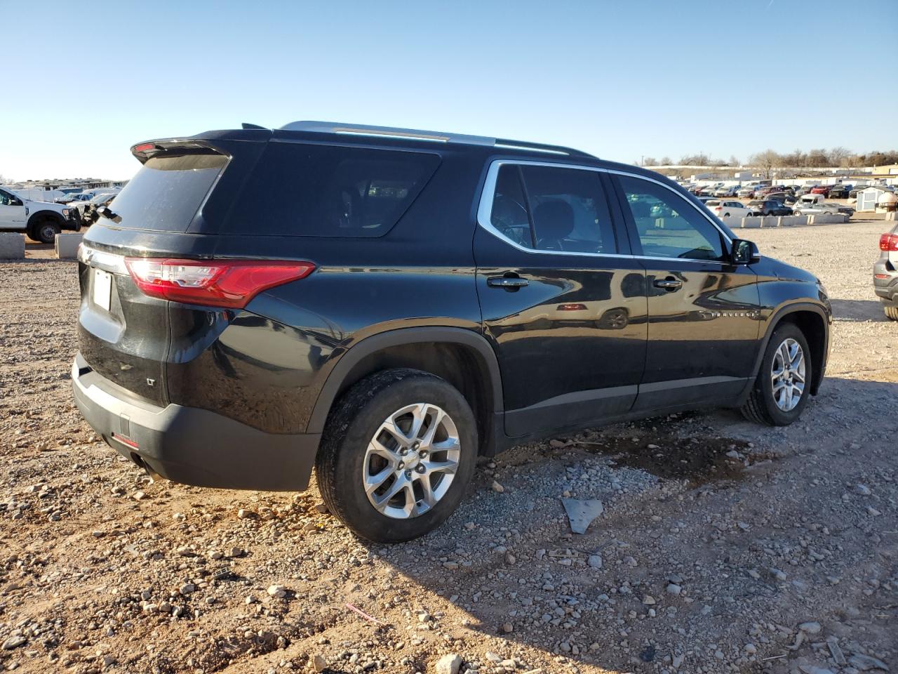 2018 Chevrolet Traverse VIN 1GNERGKW5JJ232747 Copart auction photo, hail / minor dent/scratches damage thumbnail 3
