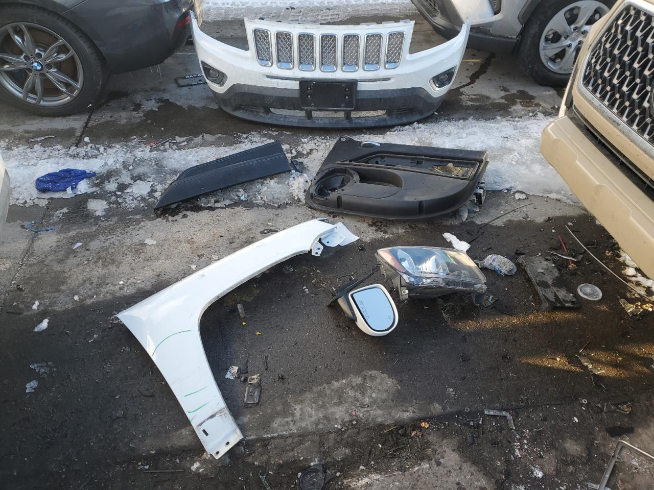 2014 Jeep Compass VIN 1C4NJCEA8ED814239 Copart auction photo, front end / side damage thumbnail 13