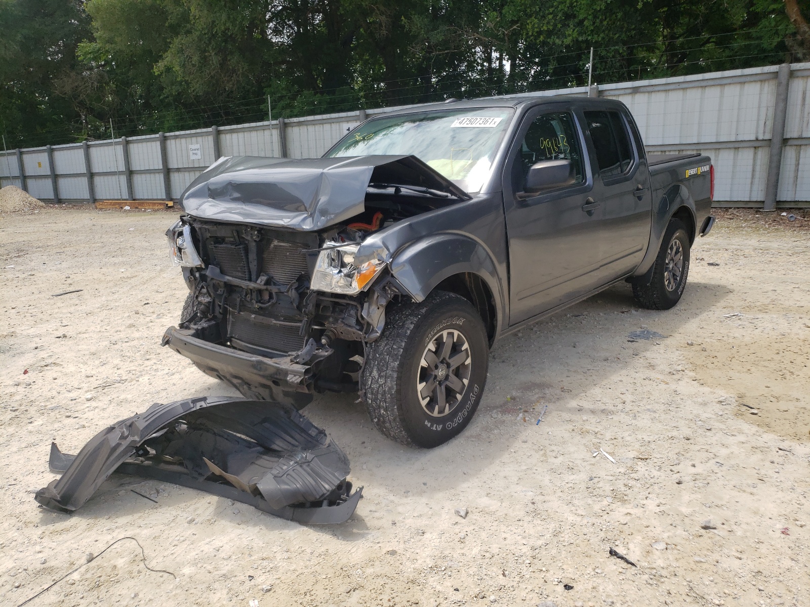 2017 Nissan Navara (Frontier) VIN 1N6DD0ER3HN708591 Copart auction photo, front end / side damage thumbnail 2