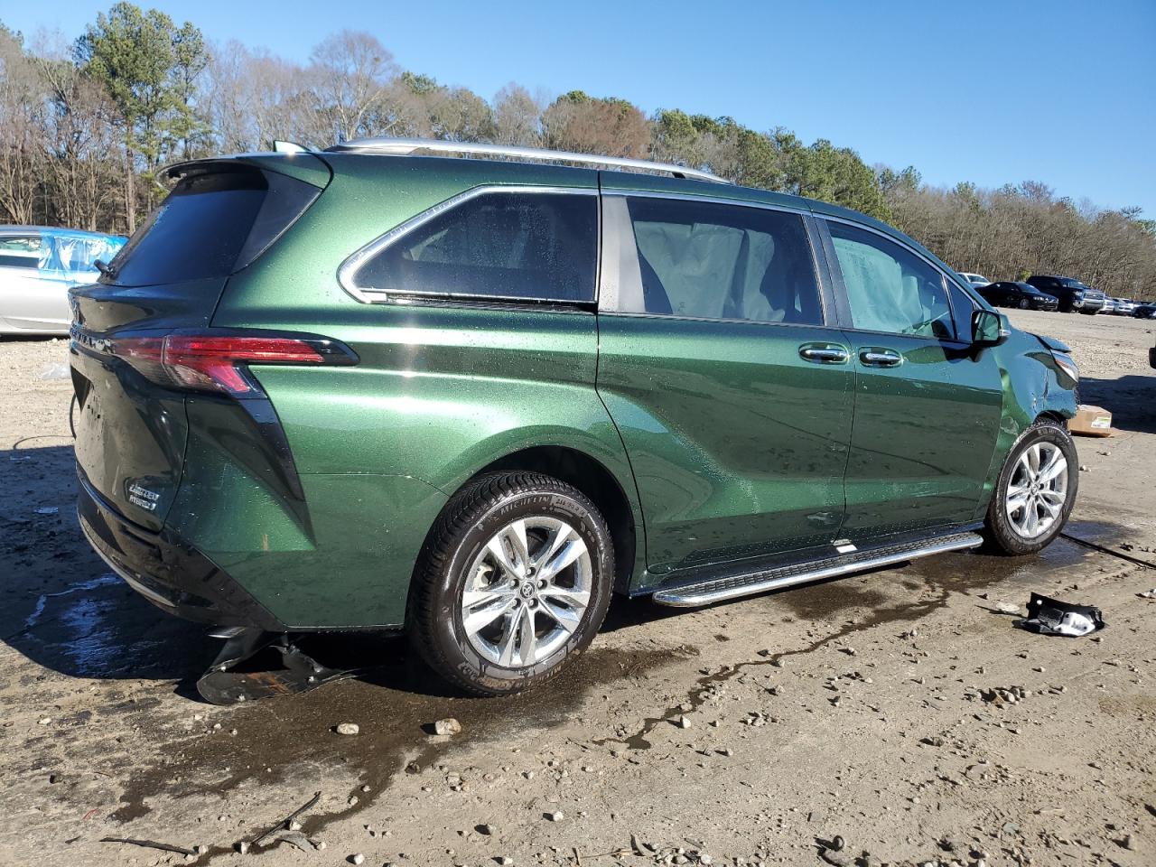 2022 Toyota Sienna VIN 5TDZRKECXNS134143 Copart auction photo, front end / side damage thumbnail 3