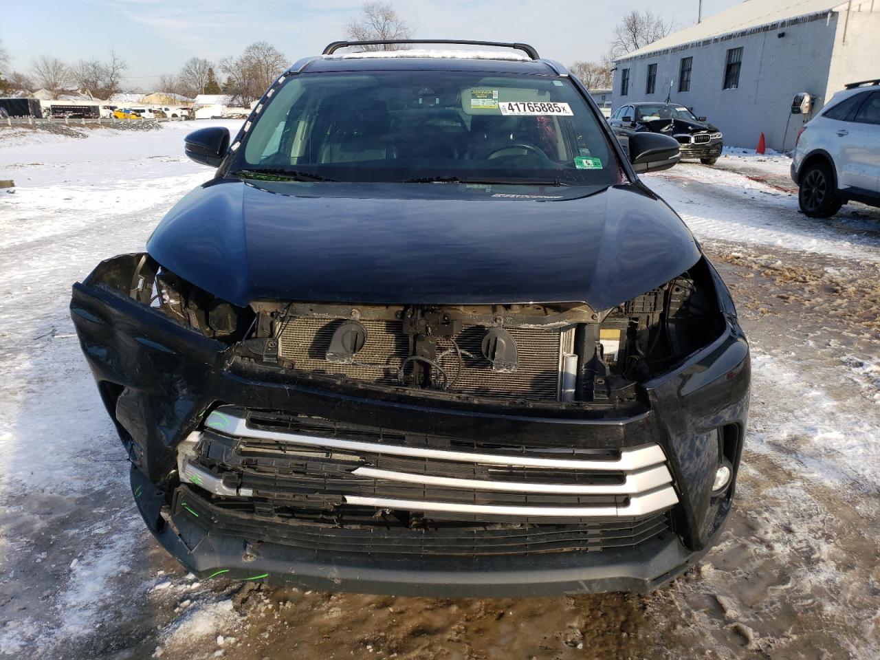 2018 Toyota Highlander VIN 5TDJZRFH3JS538704 Copart auction photo, front end / side damage thumbnail 5