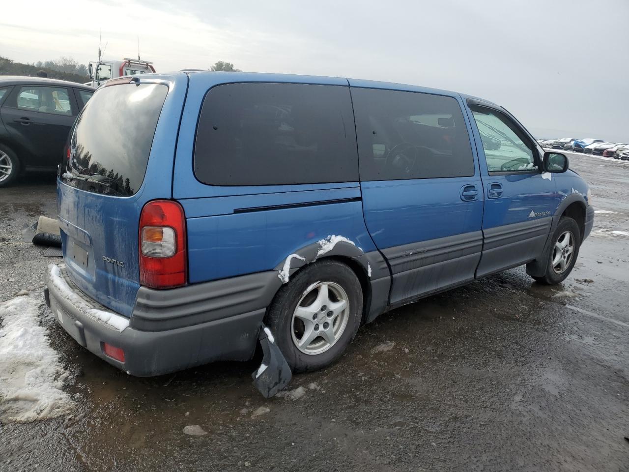 2000 Pontiac Montana VIN 1GMDX03E1YD315782 Copart auction photo, rear end damage thumbnail 3