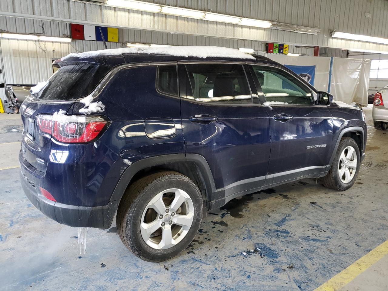 2018 Jeep Compass VIN 3C4NJDBB9JT423155 Copart auction photo, rear end damage thumbnail 3