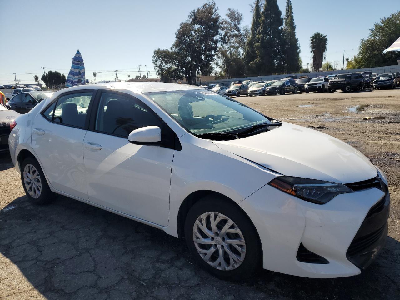 2018 Toyota Corolla VIN 5YFBURHE6JP773225 Copart auction photo, top/roof / minor dent/scratches damage thumbnail 4