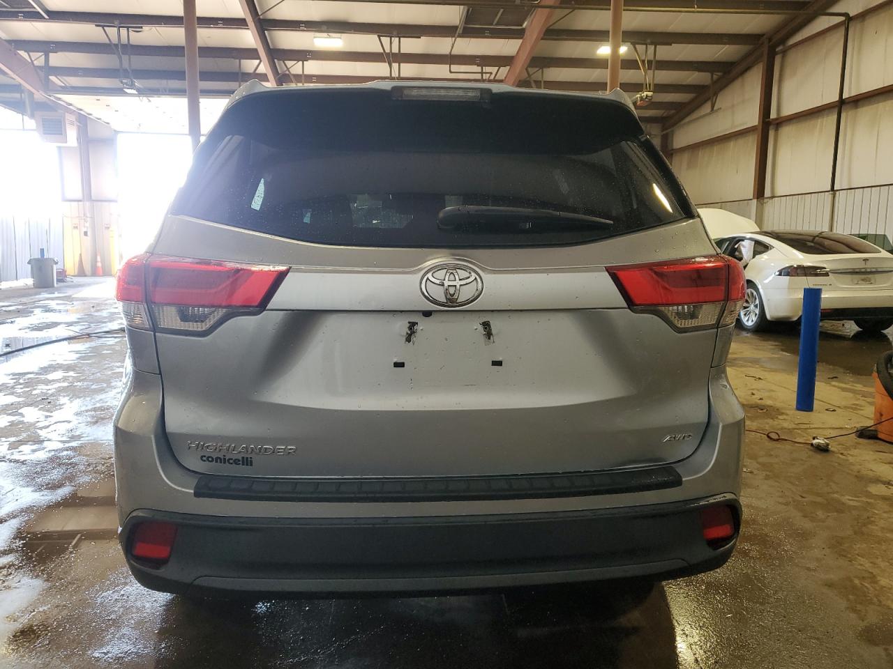 2019 Toyota Highlander VIN 5TDBZRFH9KS964113 Copart auction photo, front end damage thumbnail 6