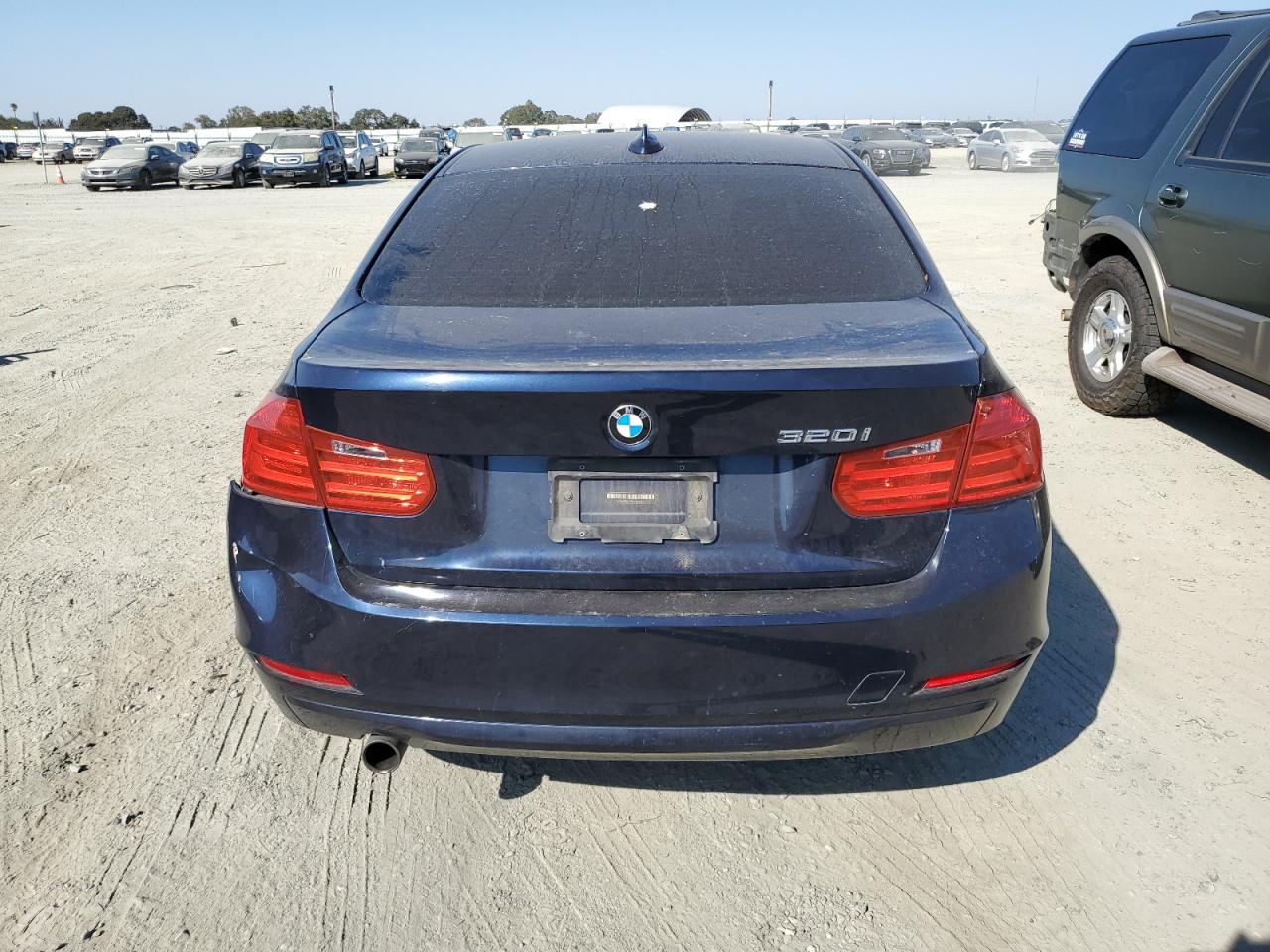 2015 BMW 3er VIN WBA3B1G57FNT04465 Copart auction photo, all over / undercarriage damage thumbnail 6