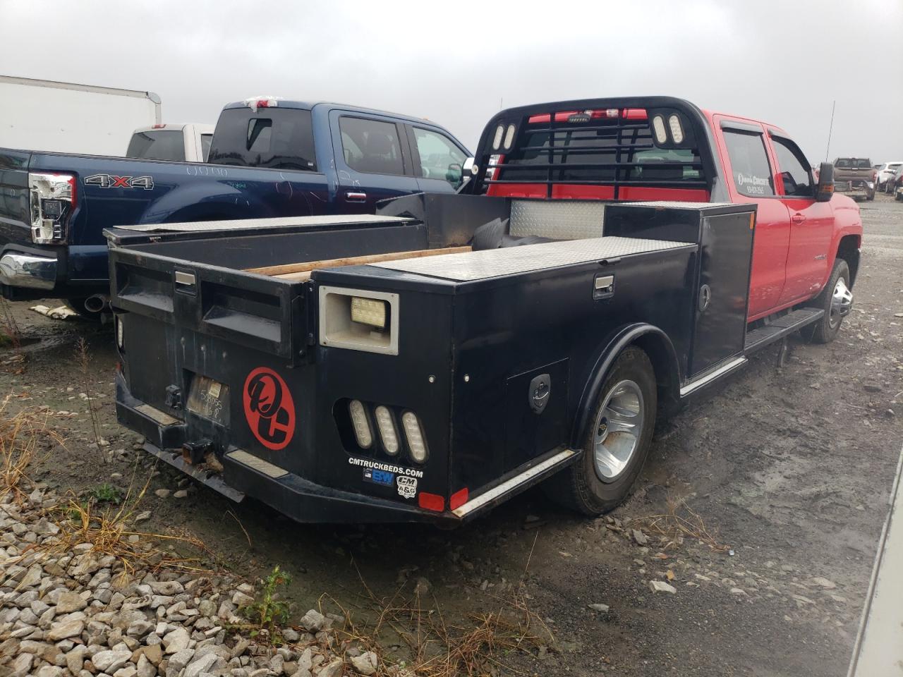 2018 Chevrolet Silverado VIN 1GB4KZCYXJF127732 Copart auction photo, side / front end damage thumbnail 3