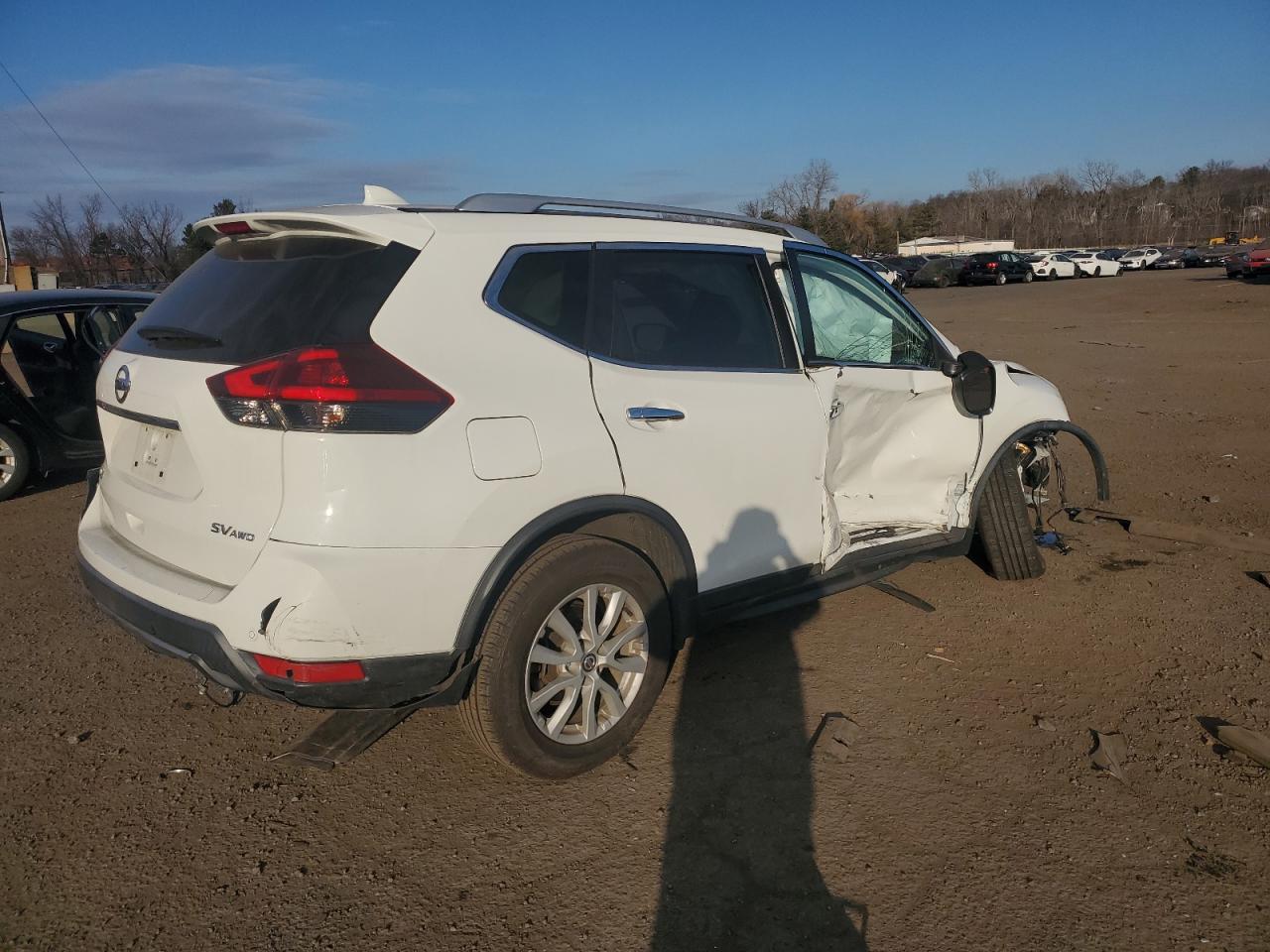 2020 Nissan Rogue VIN KNMAT2MV6LP542101 Copart auction photo, side / front end damage thumbnail 3