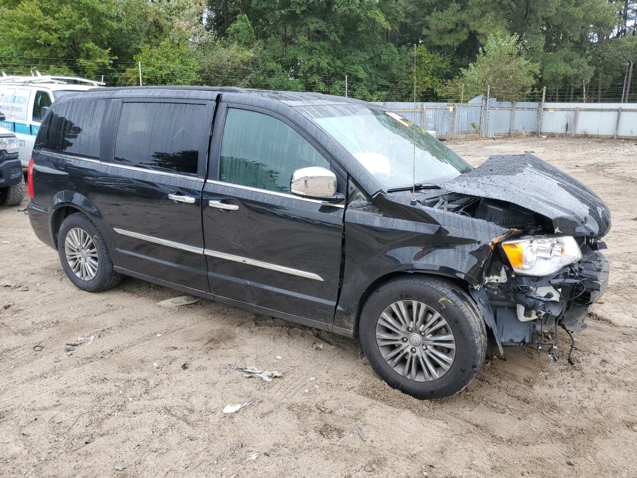 2014 Chrysler Town & Country VIN 2C4RC1CGXER170974 Copart auction photo, front end / minor dent/scratches damage thumbnail 4