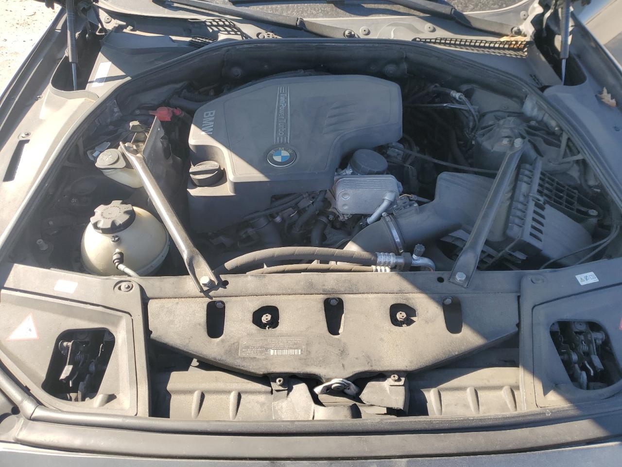 2014 BMW 5er VIN WBA5A7C52ED615469 Copart auction photo, front end / minor dent/scratches damage thumbnail 11