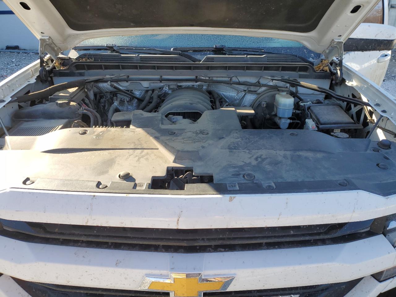 2016 Chevrolet Silverado VIN 3GCUKREC5GG186109 Copart auction photo, all over damage thumbnail 11