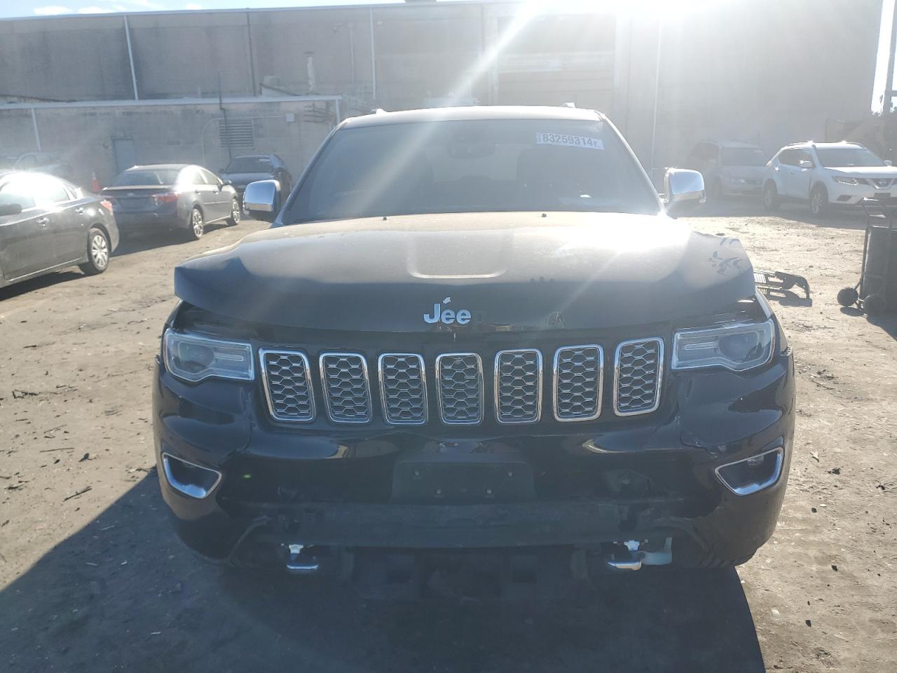 2017 Jeep Grand Cherokee VIN 1C4RJFCT7HC684746 Copart auction photo, front end / minor dent/scratches damage thumbnail 5