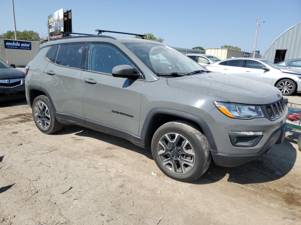 2019 Jeep Compass VIN 3C4NJDAB7KT828725 Copart auction photo, side / minor dent/scratches damage thumbnail 4