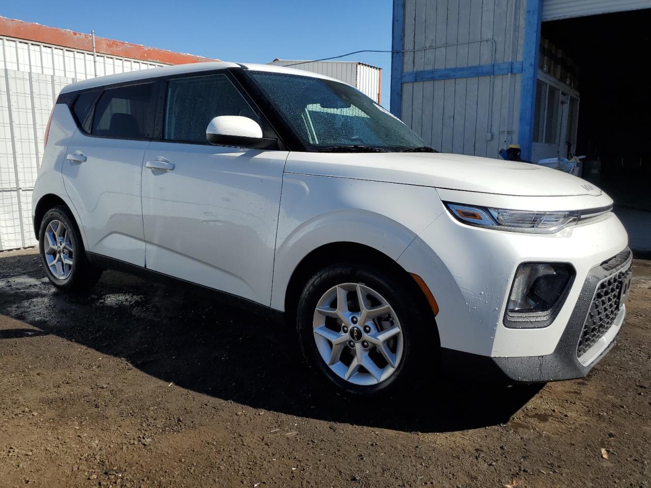 2022 KIA Soul VIN KNDJ23AU3N7815020 Copart auction photo, vandalism damage thumbnail 4