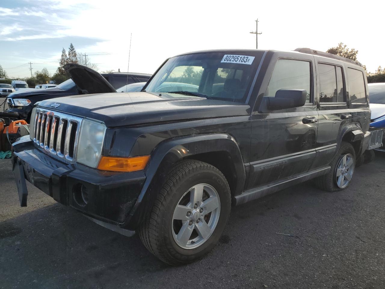 2007 Jeep Commander VIN 1J8HH48K57C587581 - Copart auction photo