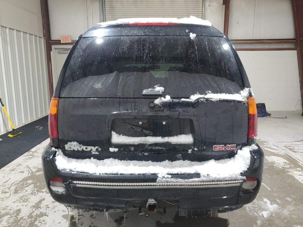 2005 GMC Envoy VIN 1GKET16MX56178861 Copart auction photo, front end damage thumbnail 6