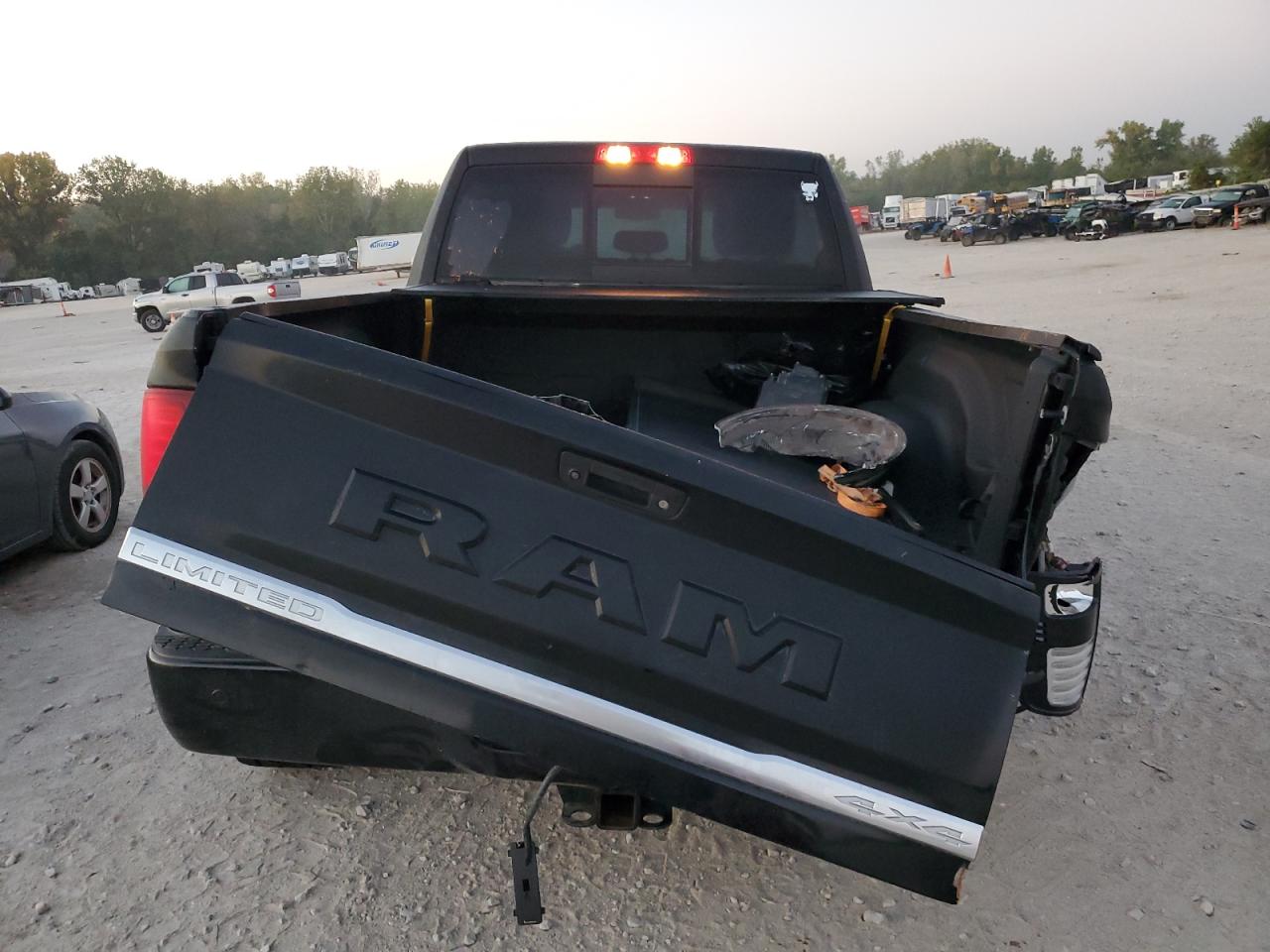 2018 RAM 2500 VIN 3C6UR5GL7JG368118 Copart auction photo, all over / undercarriage damage thumbnail 6