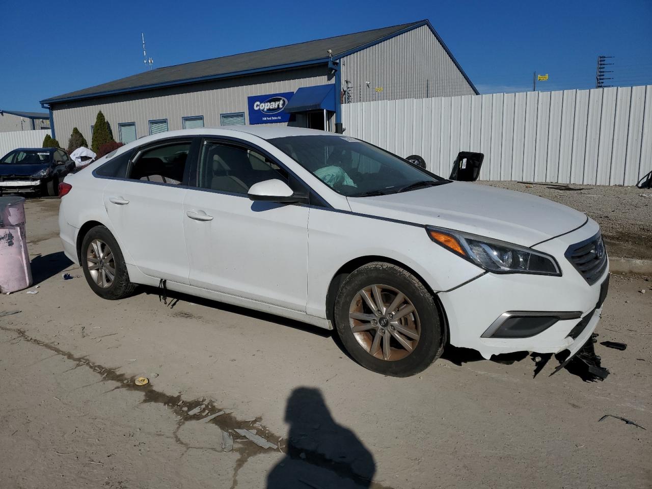 2017 Hyundai Sonata VIN 5NPE24AF8HH570465 Copart auction photo, vandalism / front end damage thumbnail 4