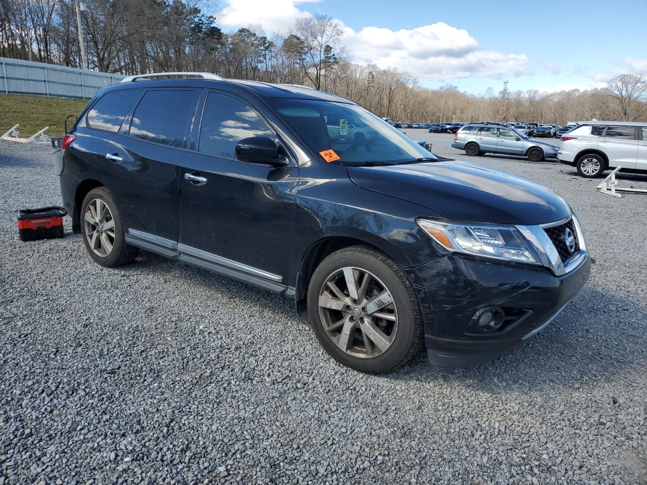 2014 Nissan Pathfinder VIN 5N1AR2MM3EC728948 Copart auction photo, front end / minor dent/scratches damage thumbnail 4