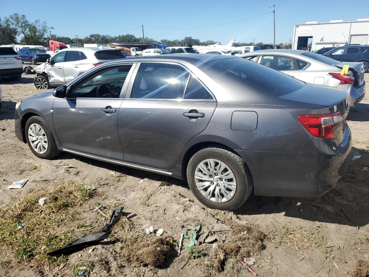 2014 Toyota Camry VIN 4T4BF1FK6ER411586 Copart auction photo, side damage thumbnail 2