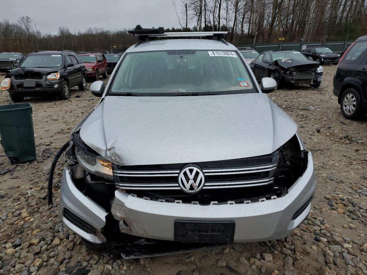 2017 Volkswagen Tiguan VIN WVGBV7AX9HK048235 Copart auction photo, front end damage thumbnail 5