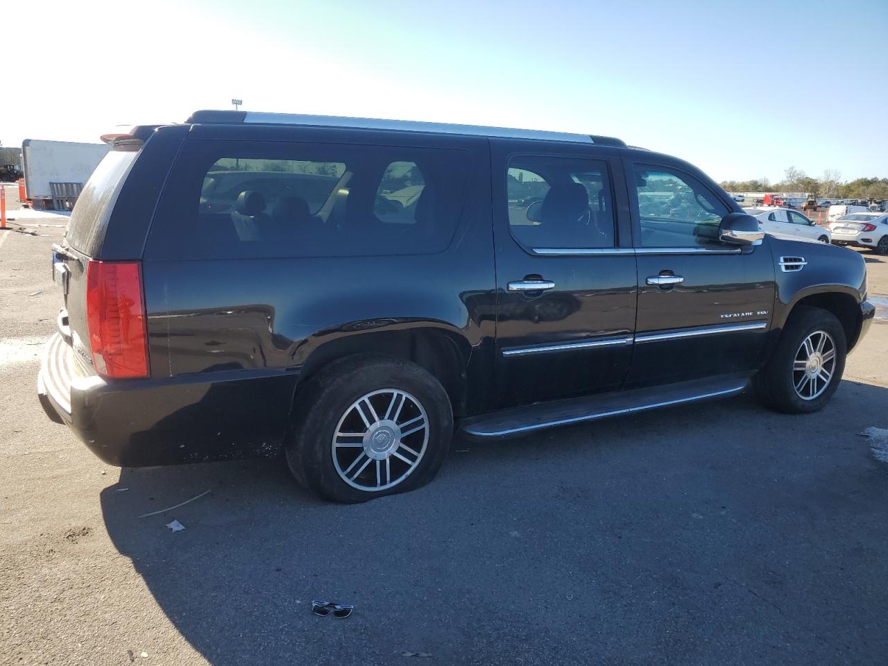 2011 Cadillac Escalade VIN 1GYS4HEF3BR161461 Copart auction photo, all over / mechanical damage thumbnail 3