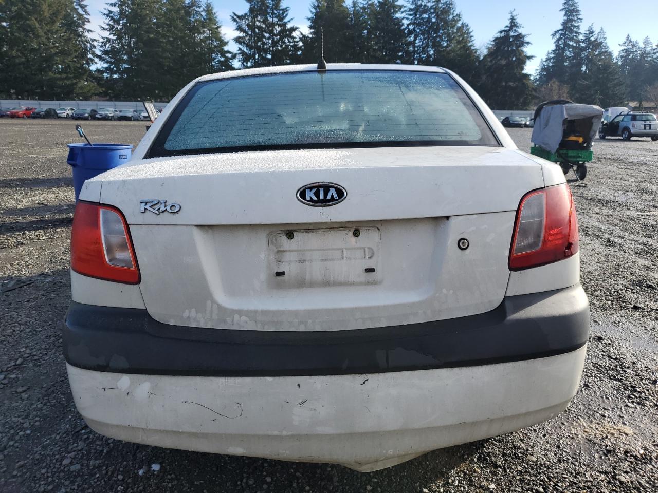 2008 KIA Rio VIN KNADE123986390490 Copart auction photo, front end / side damage thumbnail 6