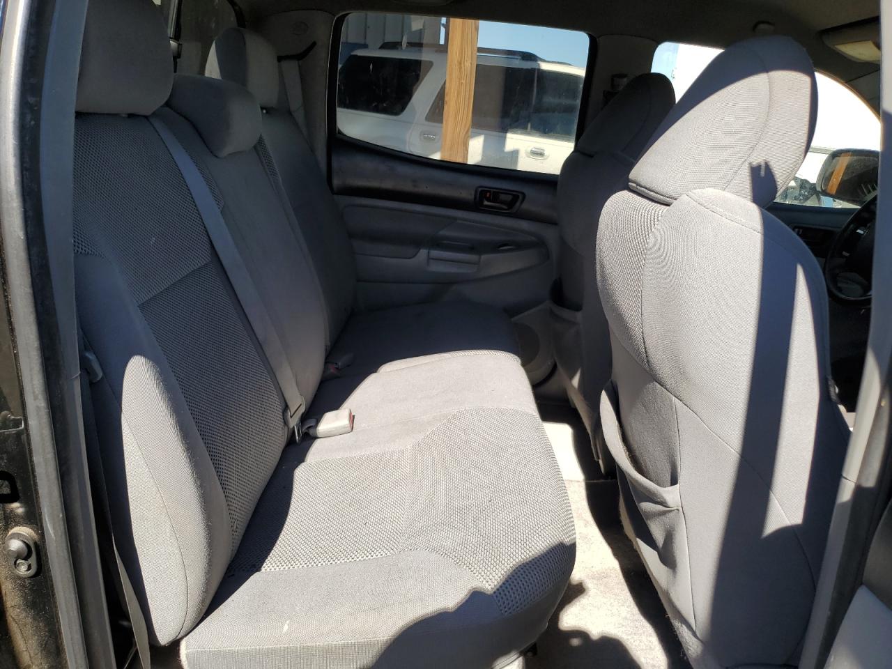 2011 Toyota Tacoma VIN 3TMLU4ENXBM075821 Copart auction photo, rear end / hail damage thumbnail 10